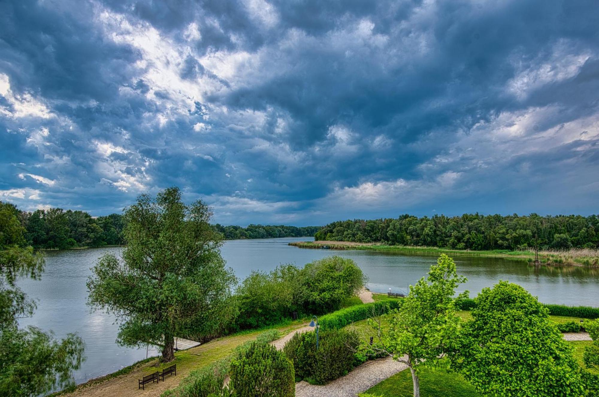Tisza Balneum Hotel Tiszafüred Exterior foto